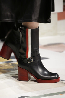 Details Christian Dior , Details Dior Fall 2018 Ready-to-Wear , Детали показа Кристиан Диор , Детали показа Диор осень зима 2018 , Fashion show , неделя моды в Париже , PFW , Мария Грация Кьюри , Mainstyles